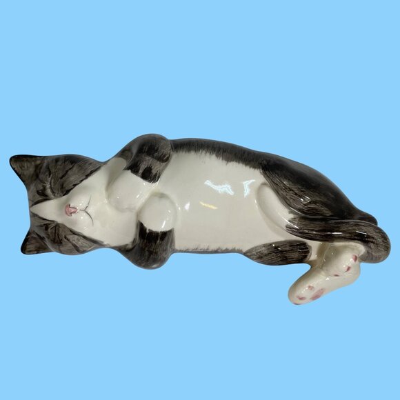 Ceramic Sleeping Cat Figurine Black & White Hand-Painted Home Decor - Picture 1 of 11